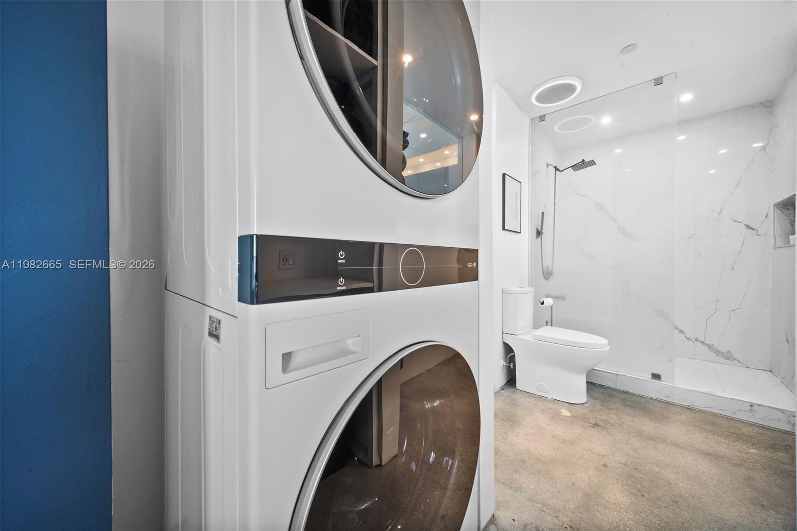 10 SW South Riv Dr #1512 Miami, FL 33130