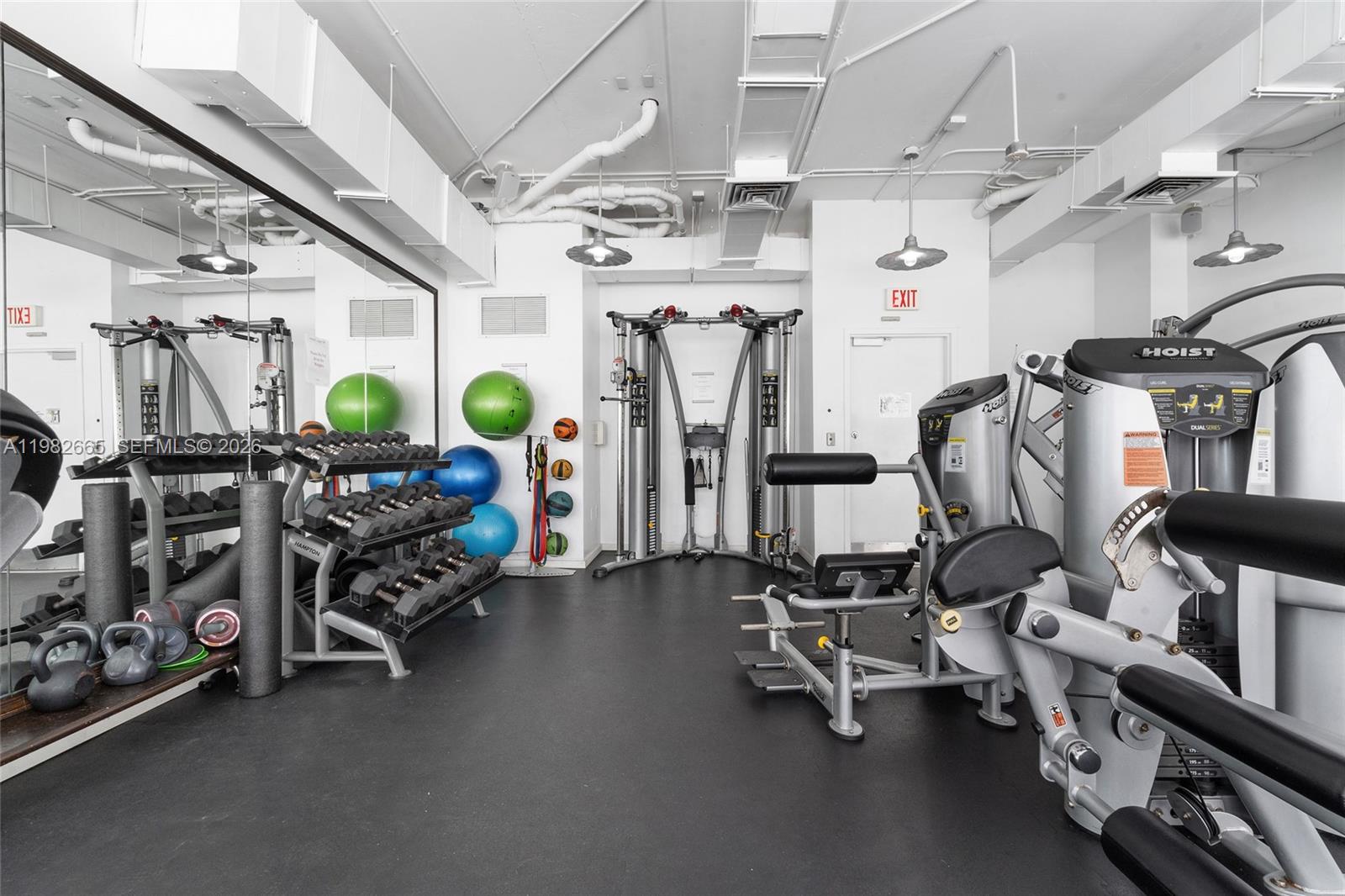 10 SW South Riv Dr #1512 Miami, FL 33130