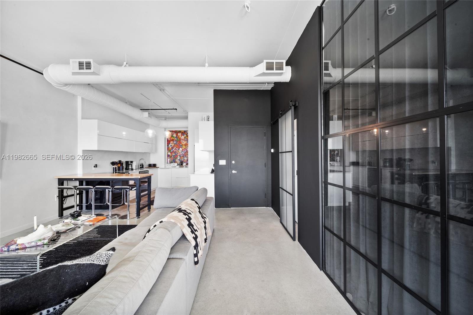 10 SW South Riv Dr #1512 Miami, FL 33130