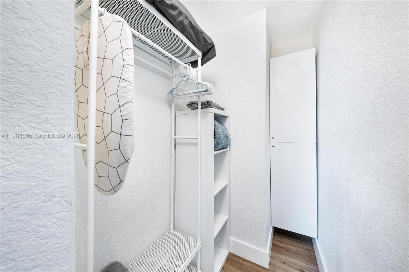 237 38th St #4 Miami Beach, FL 33140