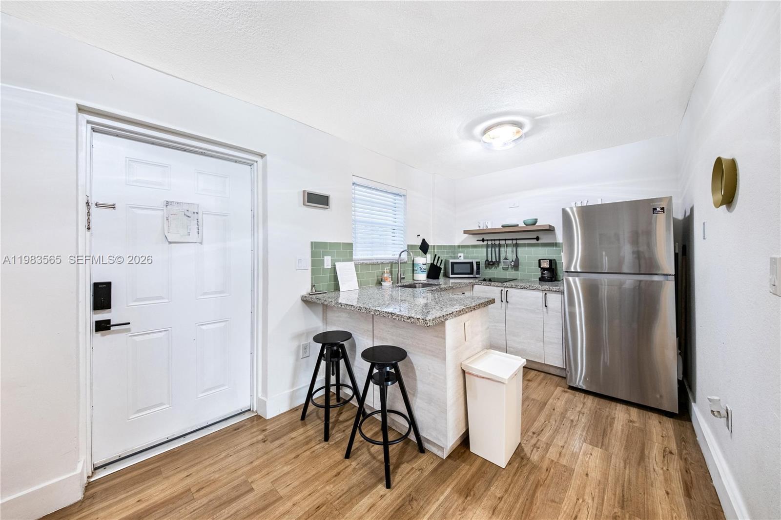 237 38th St #4 Miami Beach, FL 33140