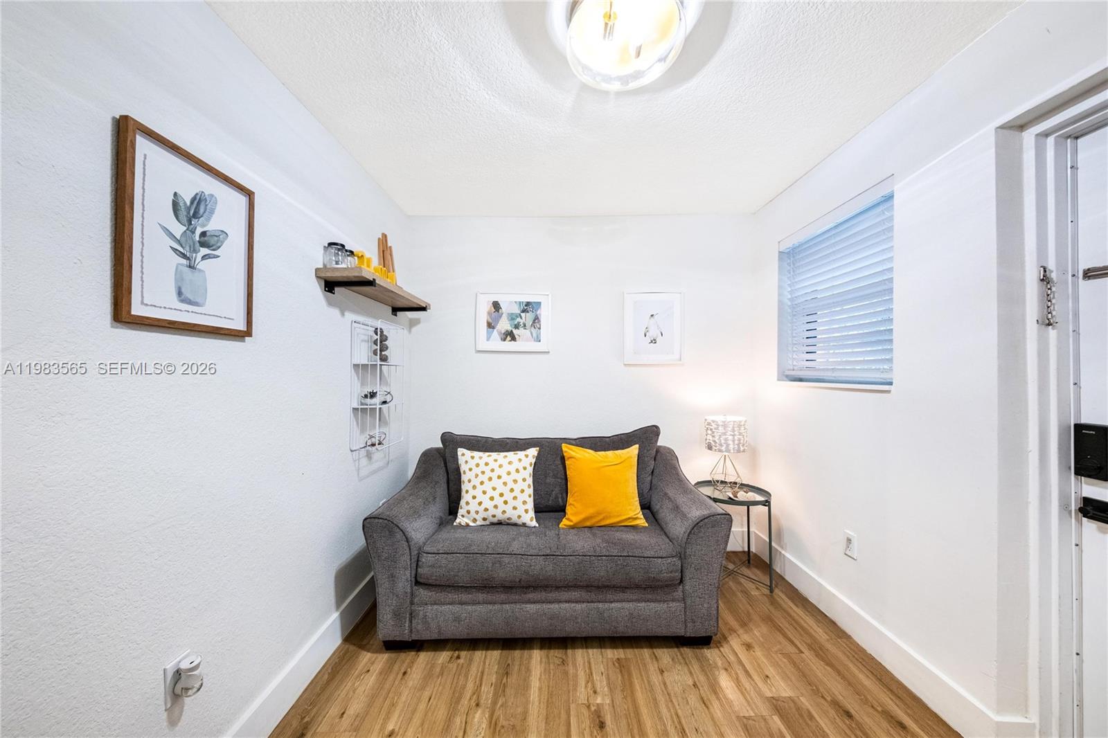 237 38th St #4 Miami Beach, FL 33140