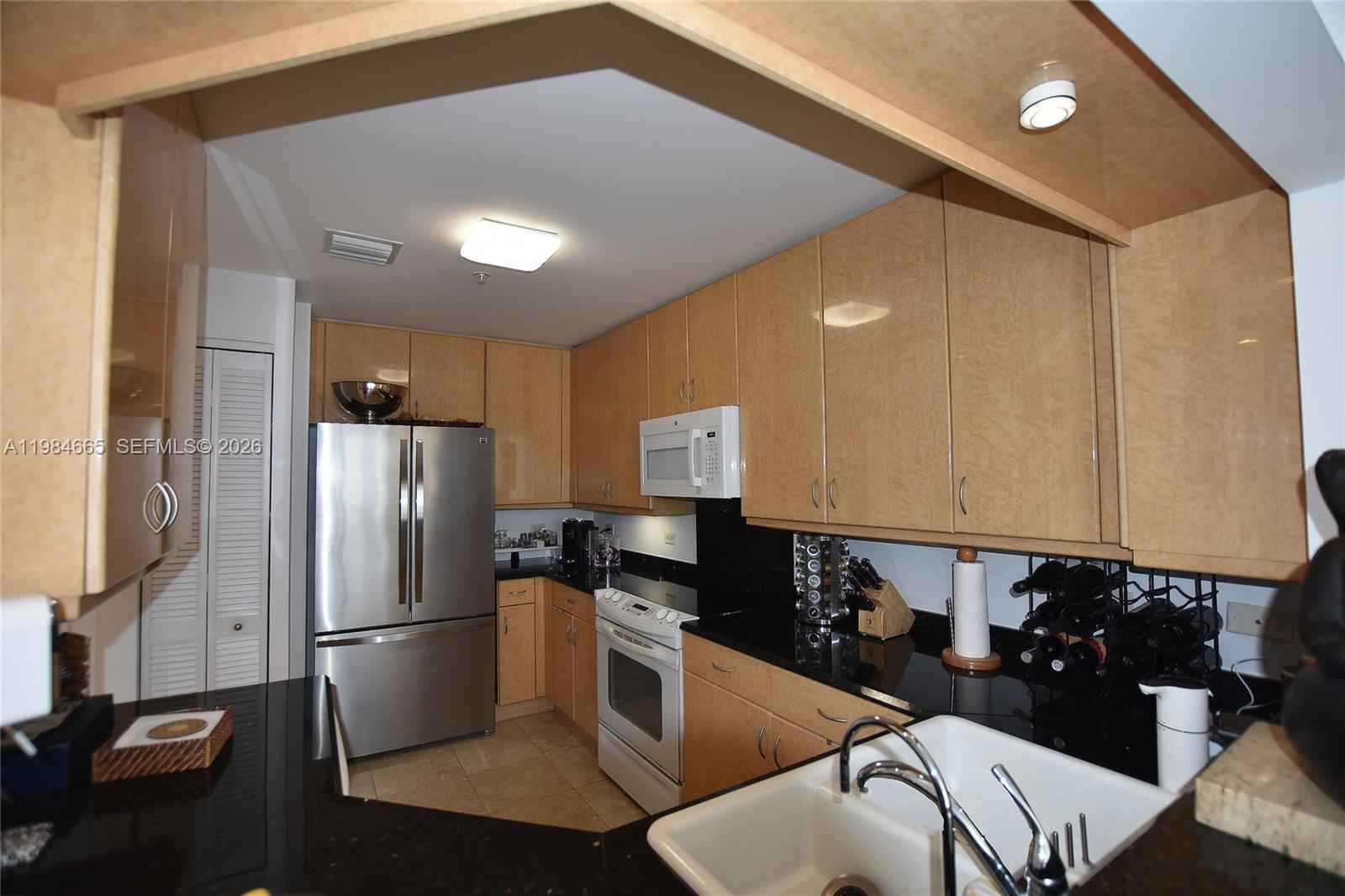 image Courts Brickell Key26