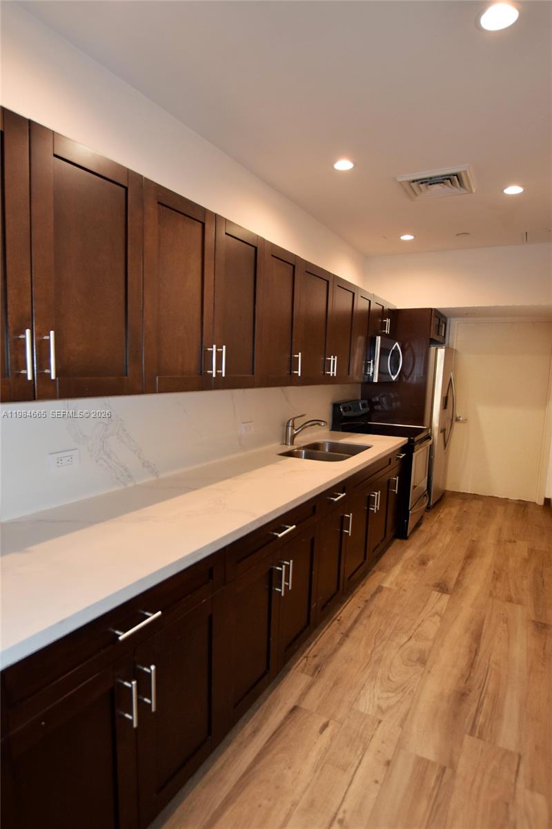 801 Brickell Key Blvd #1209 Miami, FL 33131