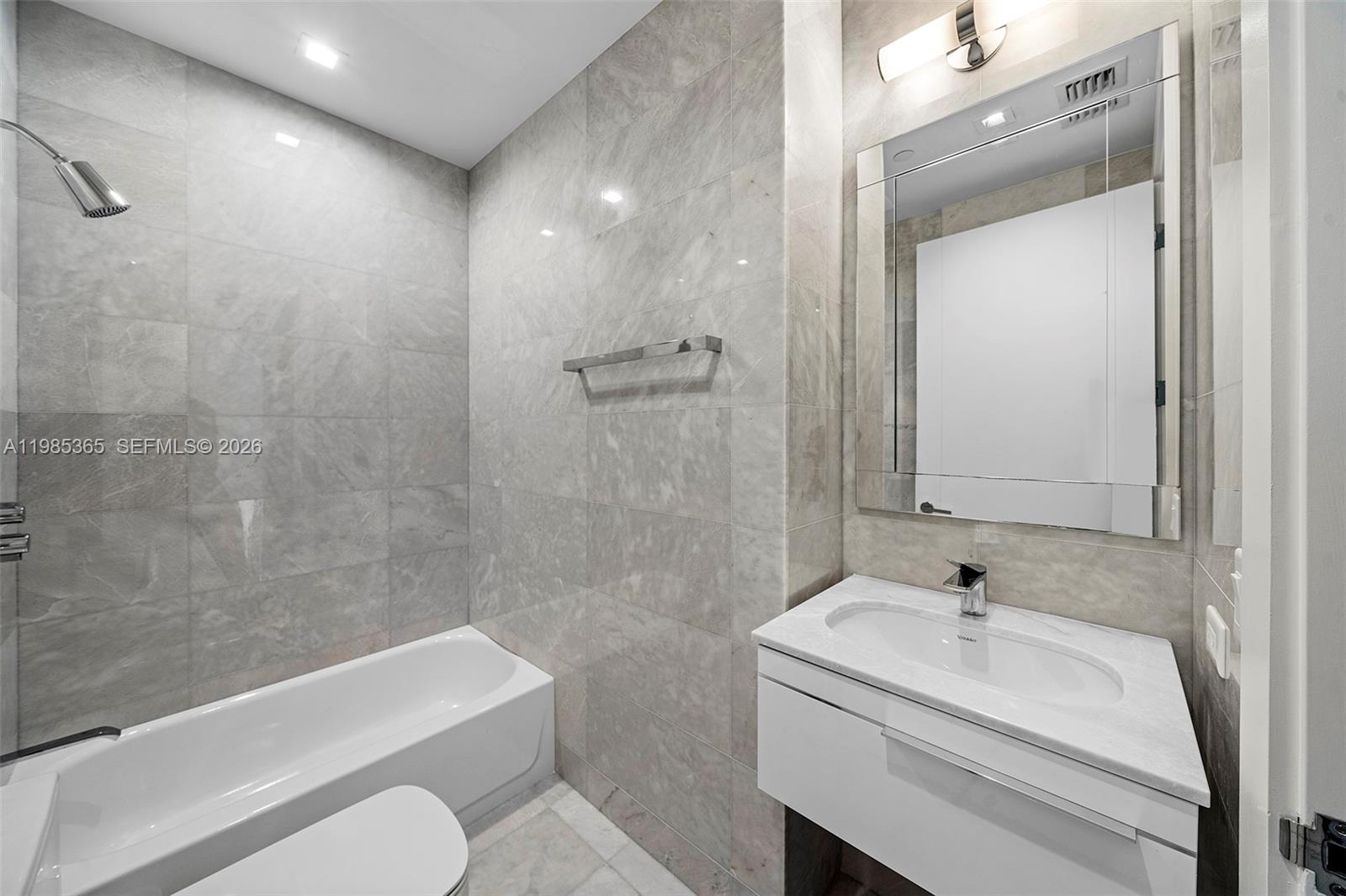 image Turnberry Ocean Club14