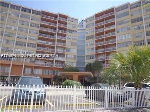 2025 NE 164th St #302