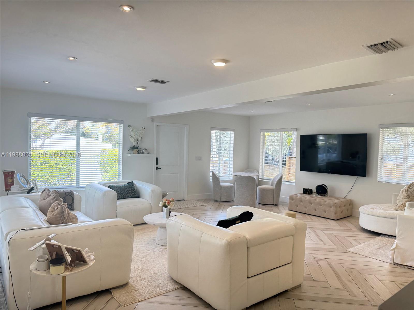 44 NW 40th St Miami, FL 33127