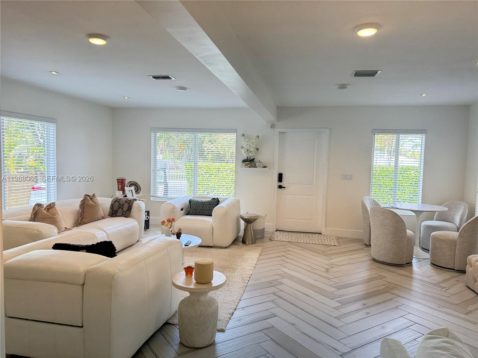 44 NW 40th St Miami, FL 33127