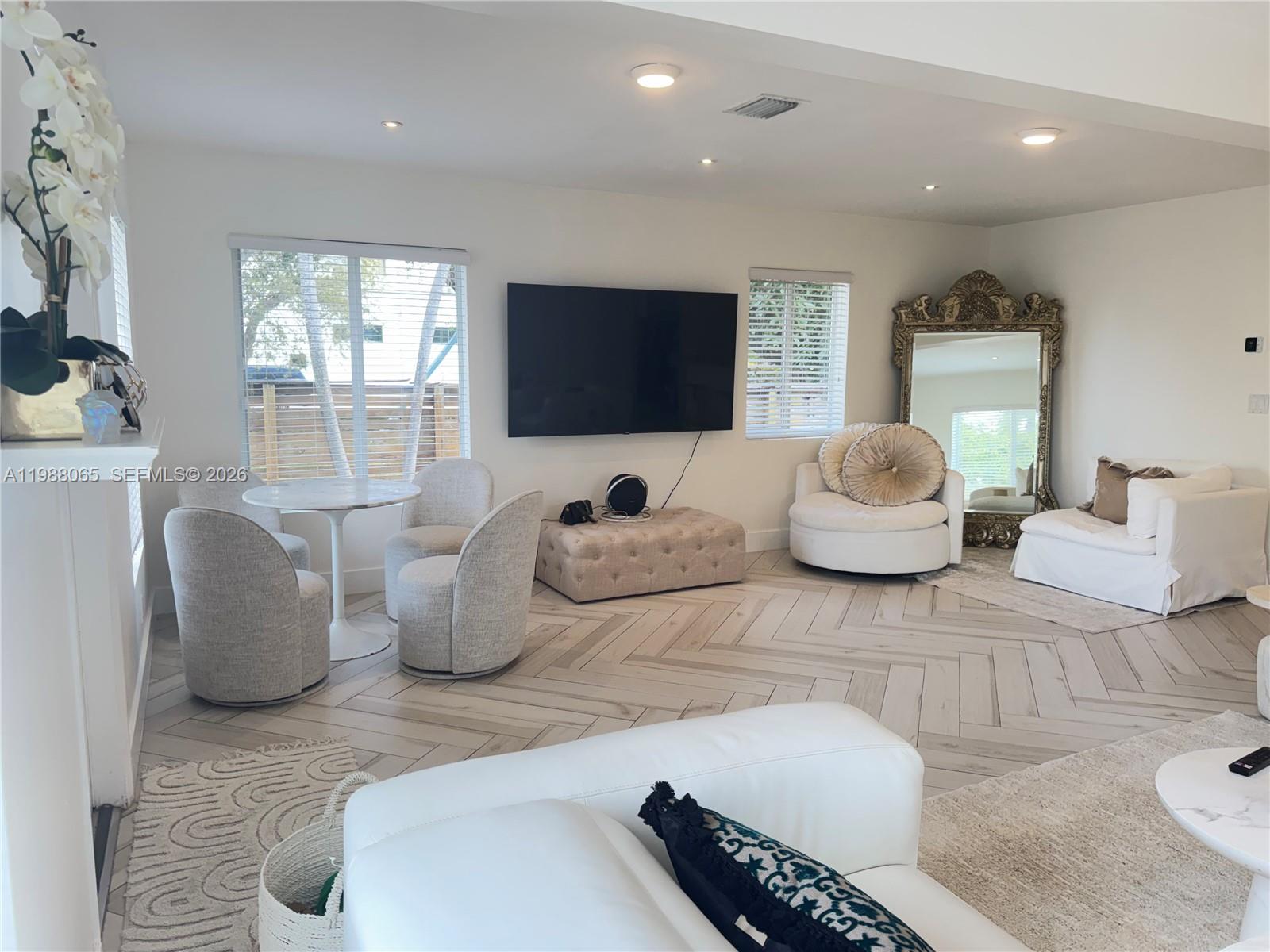 44 NW 40th St Miami, FL 33127