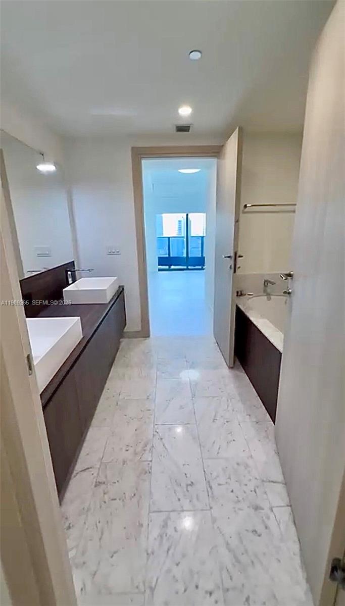 image Brickell Flatiron23