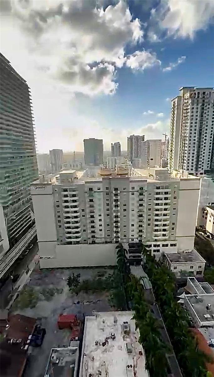 image Brickell Flatiron30