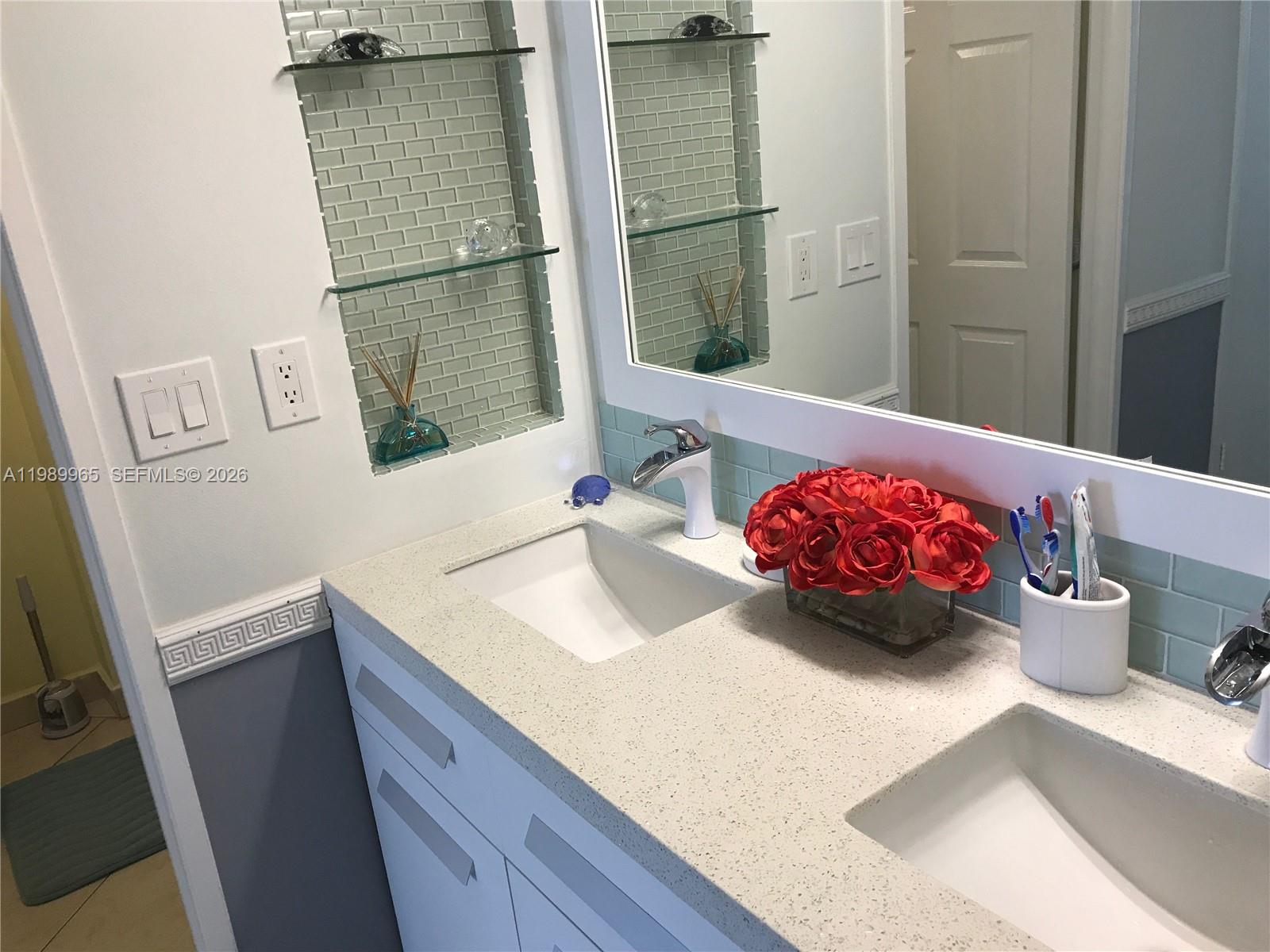 image Winston Towers 70012