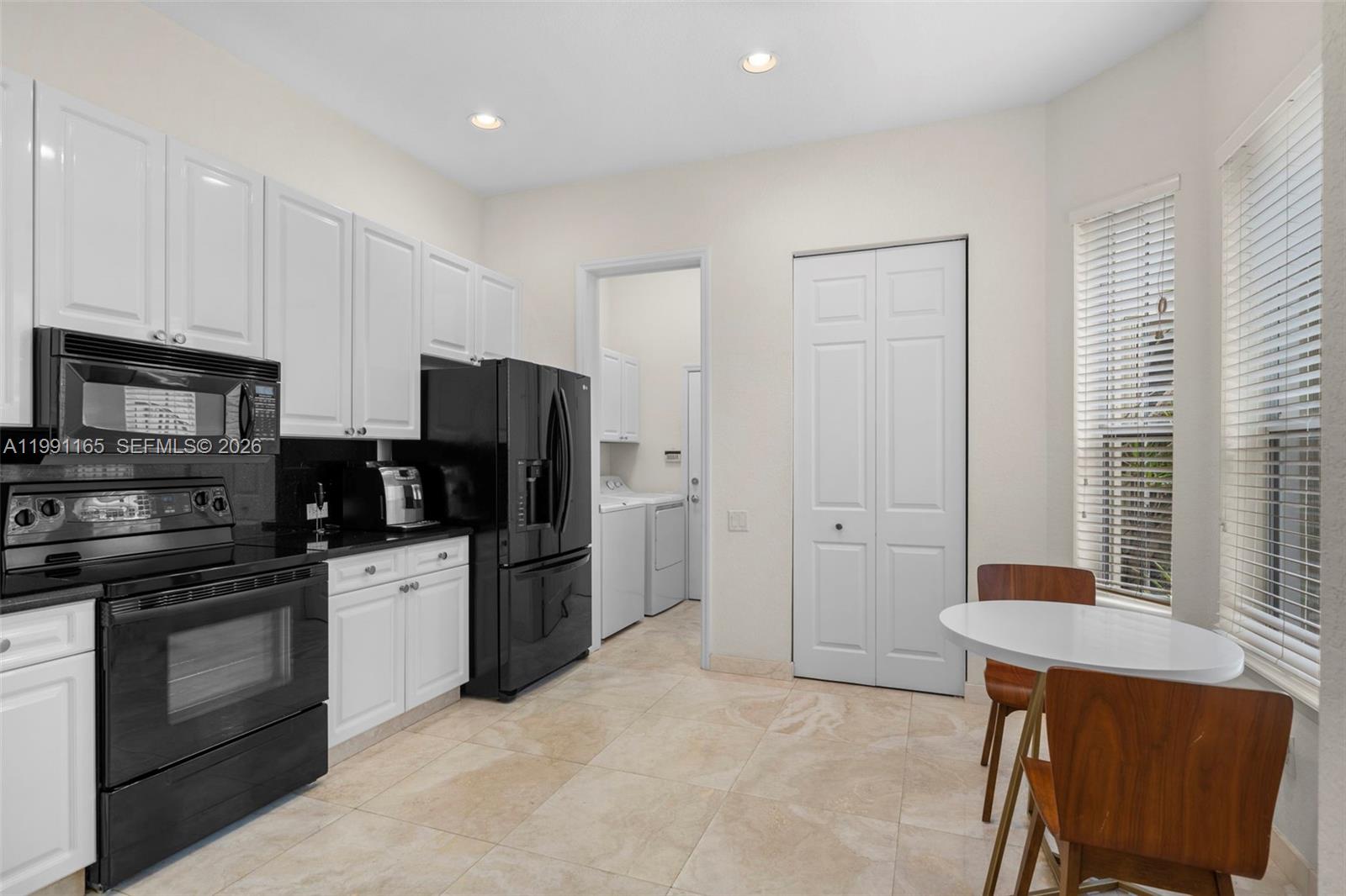 896 W Spinnaker Dr W #896 Hollywood, FL 33019