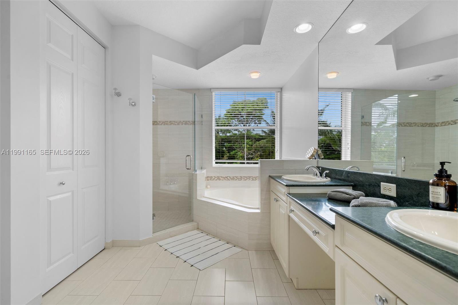 896 W Spinnaker Dr W #896 Hollywood, FL 33019