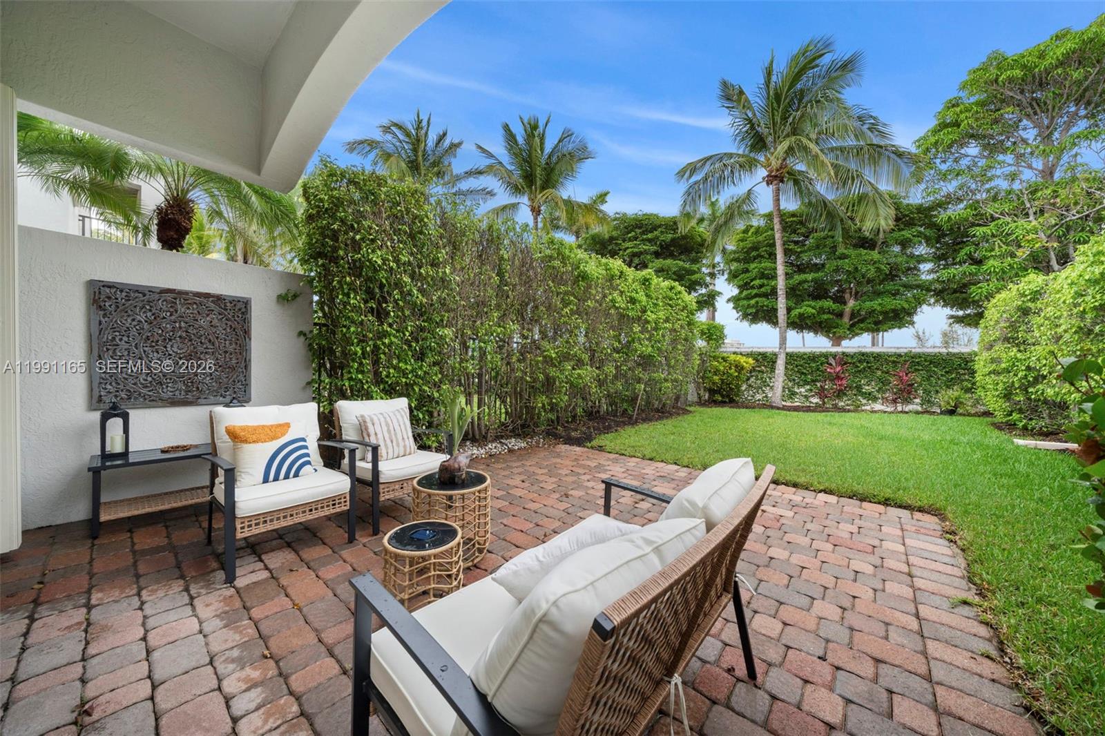 896 W Spinnaker Dr W #896 Hollywood, FL 33019