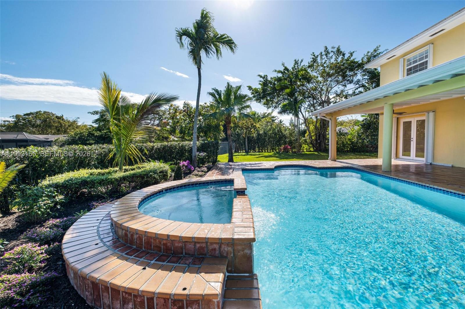 11401 SW 72nd Pl Pinecrest, FL 33156