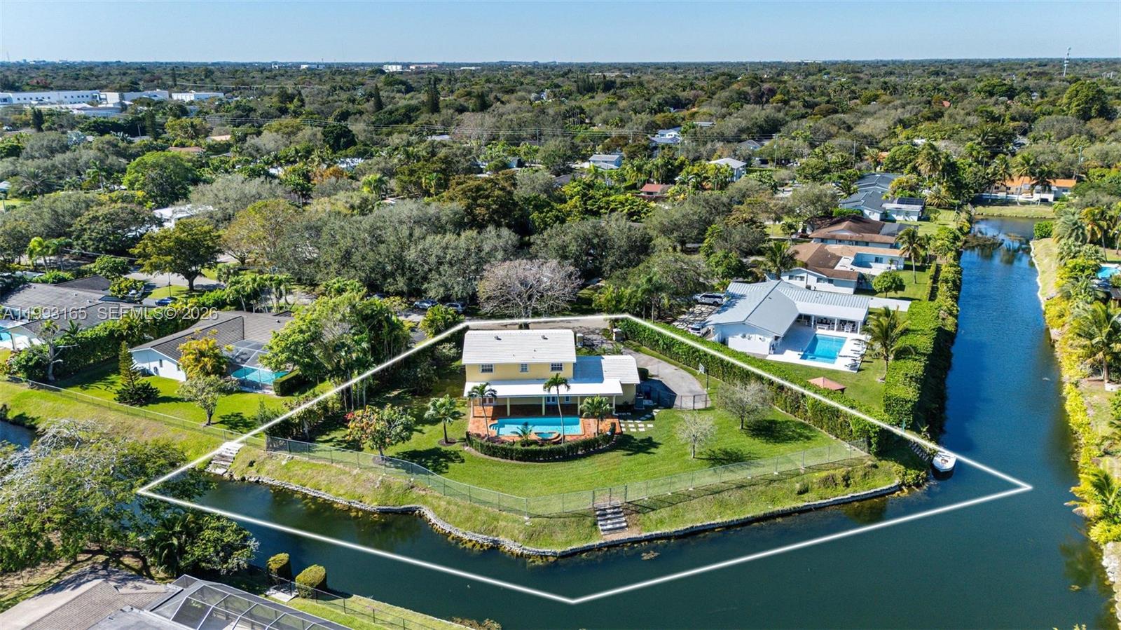 11401 SW 72nd Pl Pinecrest, FL 33156