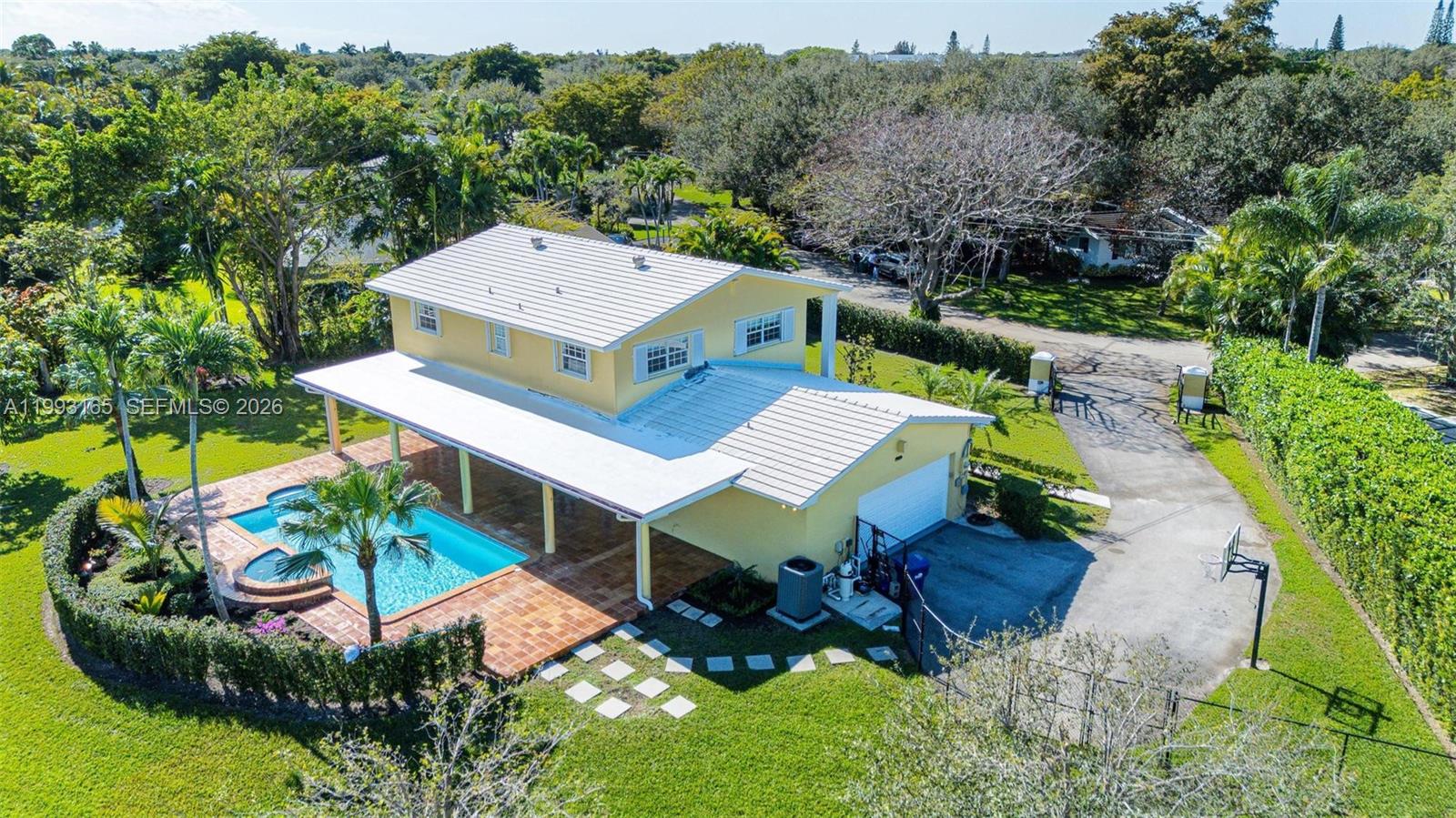 11401 SW 72nd Pl Pinecrest, FL 33156