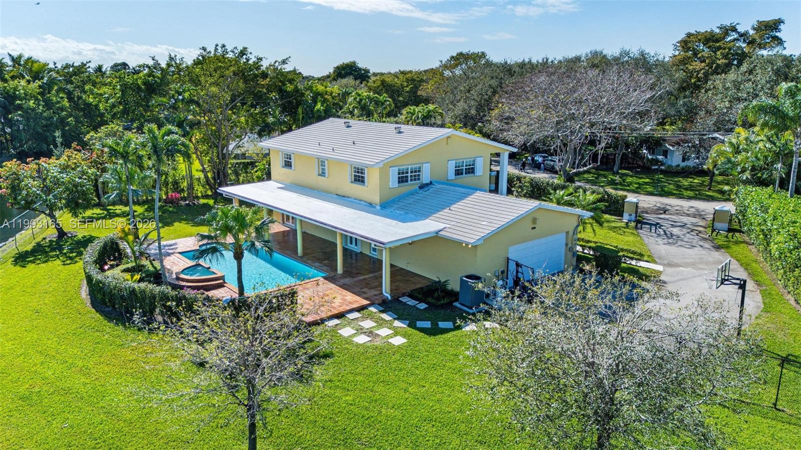 11401 SW 72nd Pl Pinecrest, FL 33156