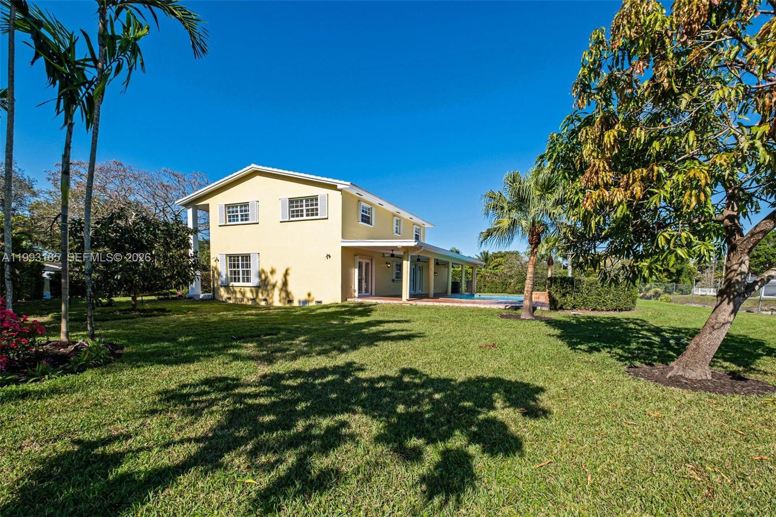 11401 SW 72nd Pl Pinecrest, FL 33156