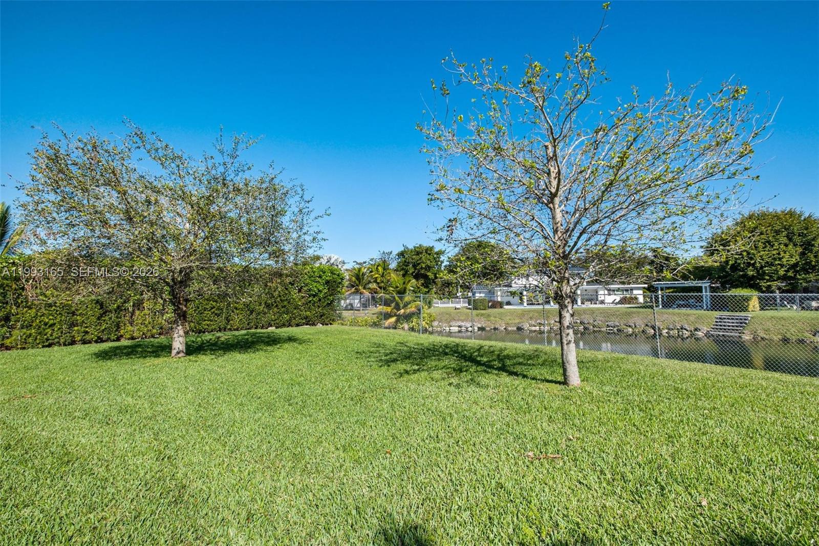 11401 SW 72nd Pl Pinecrest, FL 33156