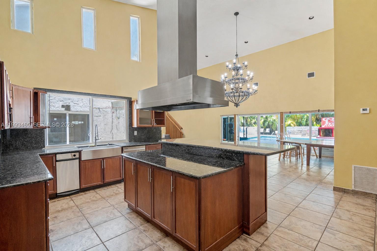 7997 SW 76th Ave Miami, FL 33143