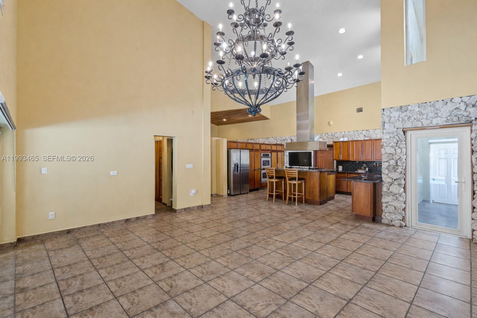 7997 SW 76th Ave Miami, FL 33143