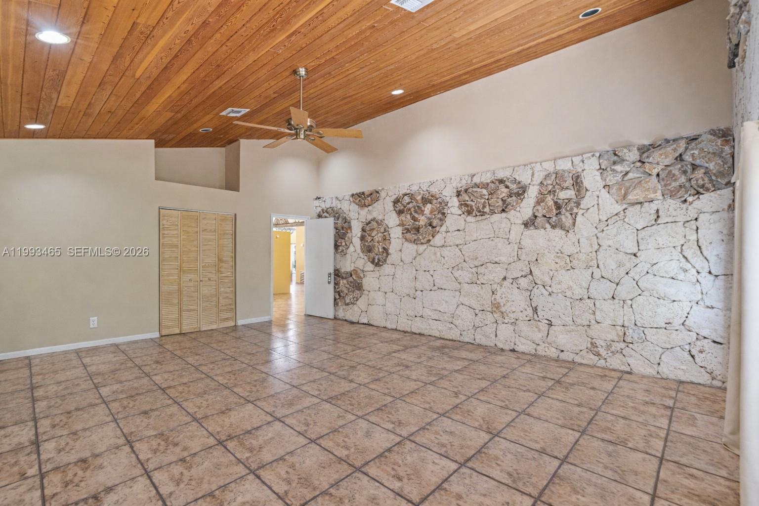 7997 SW 76th Ave Miami, FL 33143