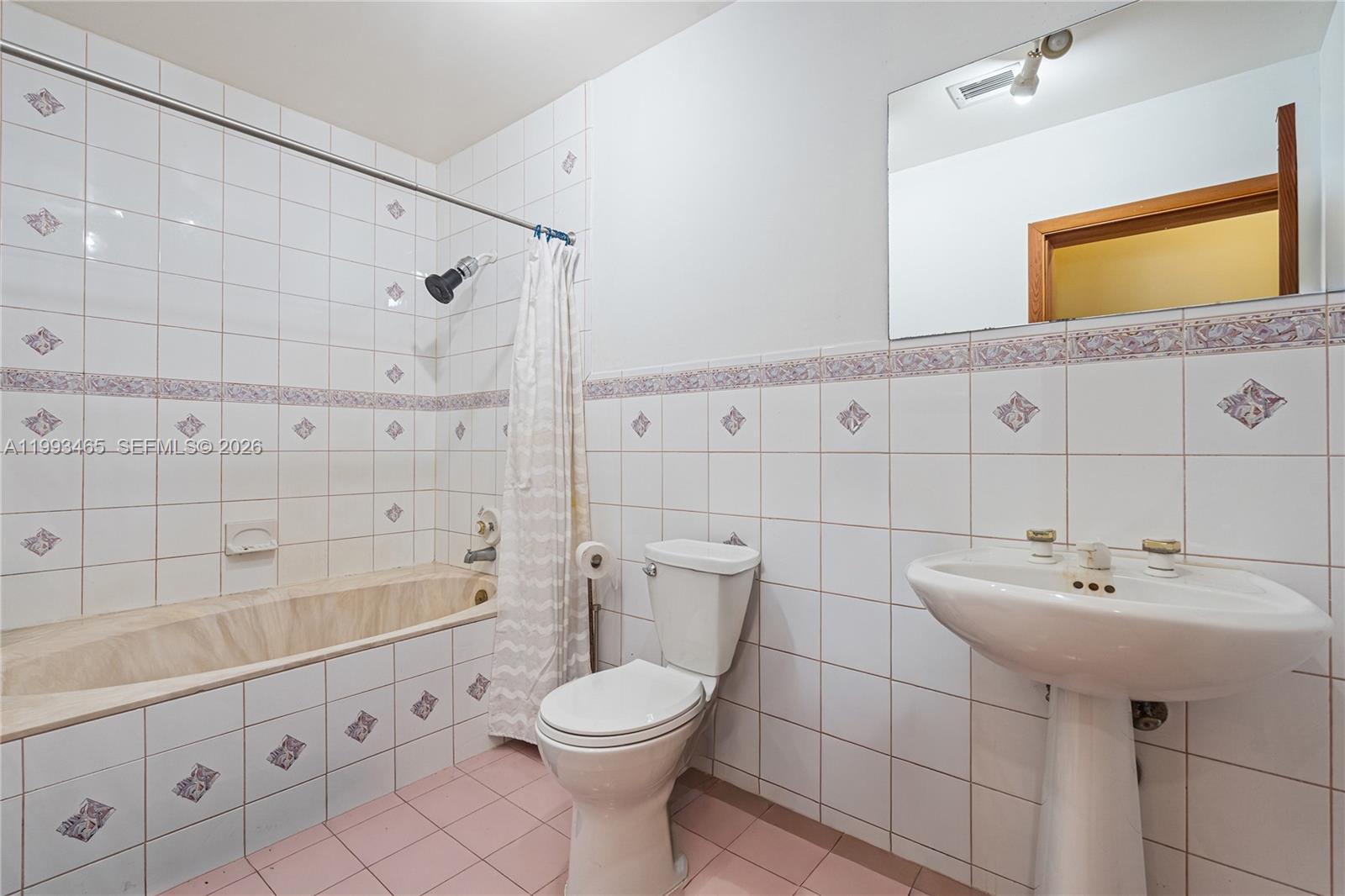 7997 SW 76th Ave Miami, FL 33143