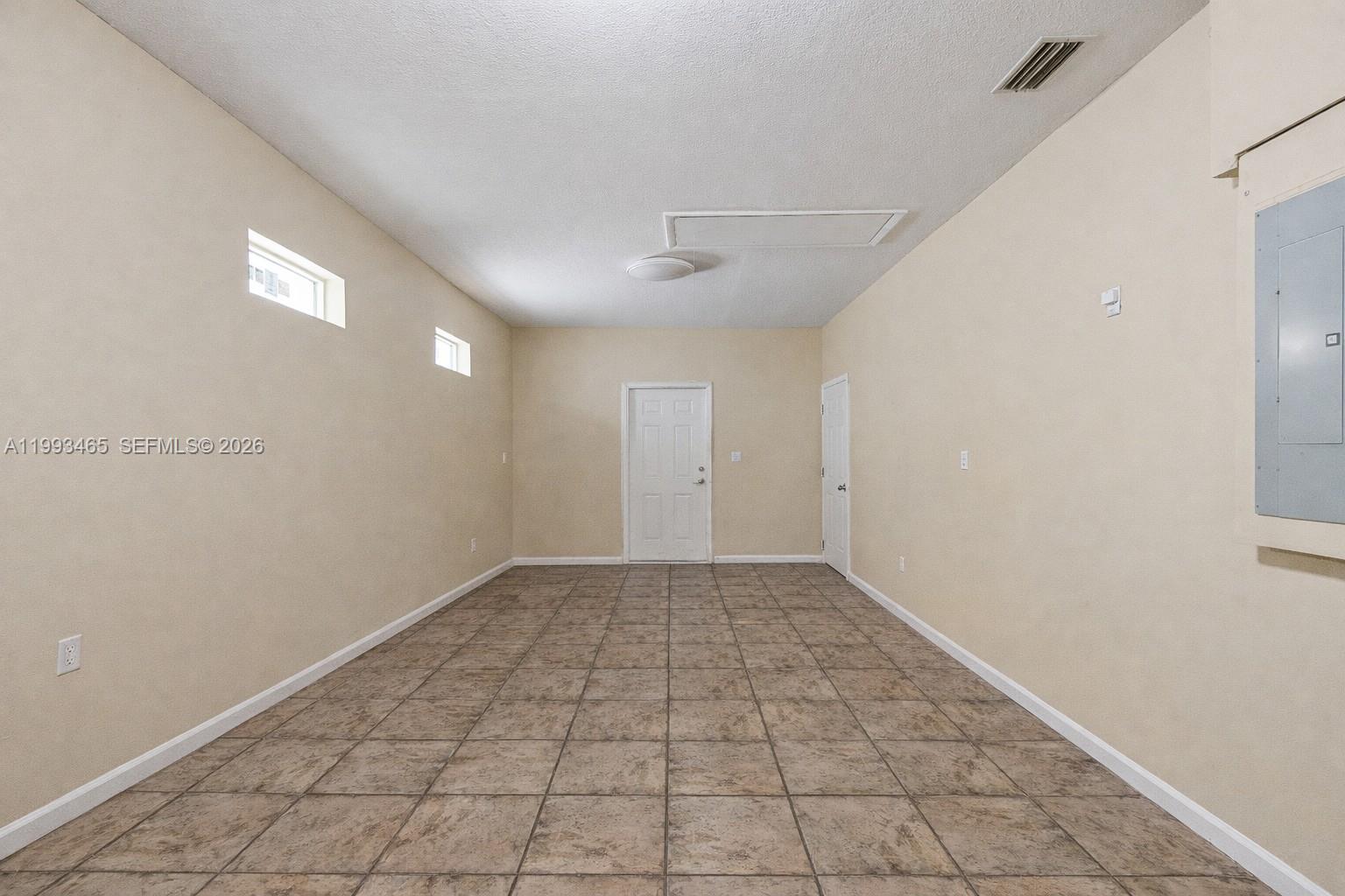 7997 SW 76th Ave Miami, FL 33143