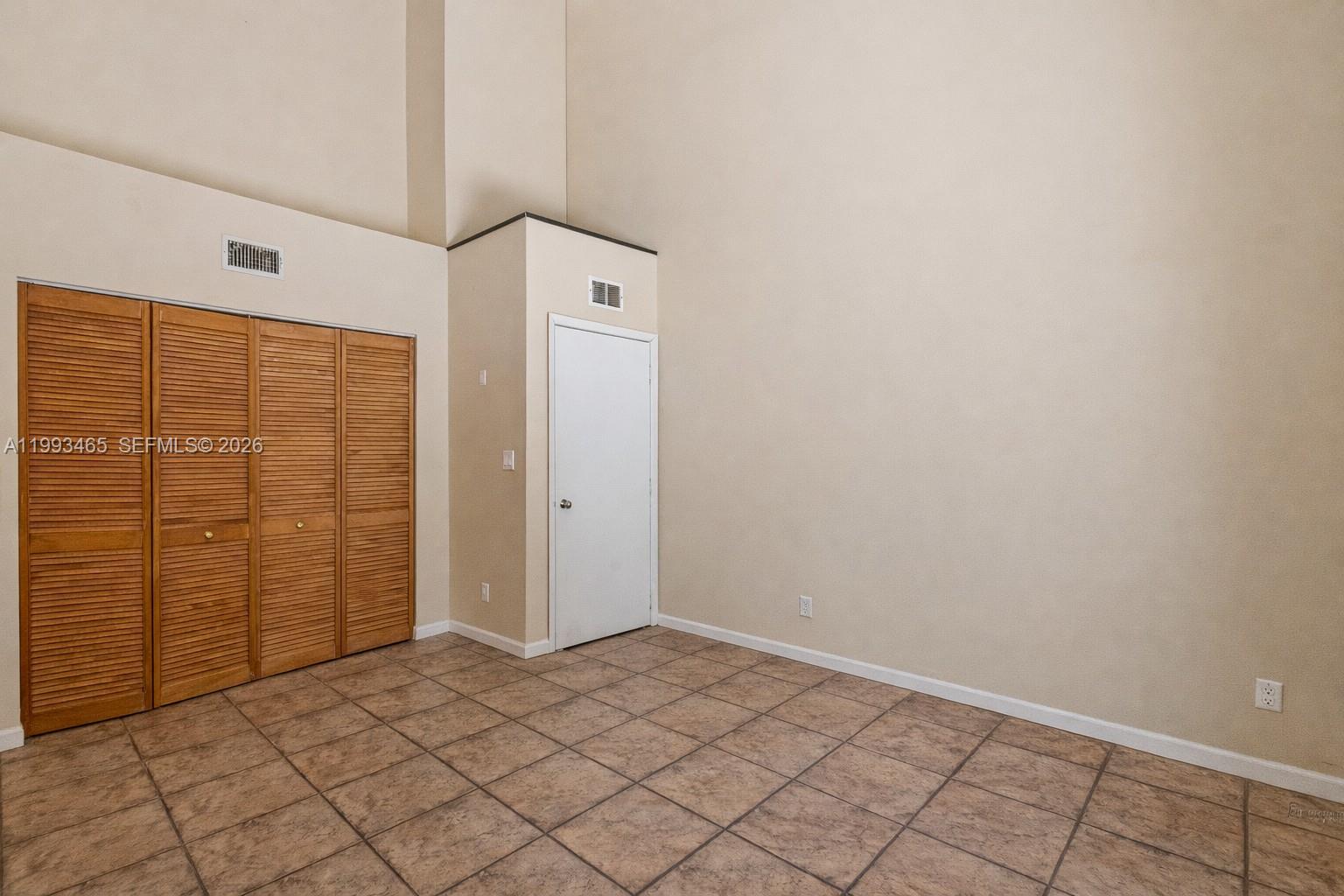 7997 SW 76th Ave Miami, FL 33143