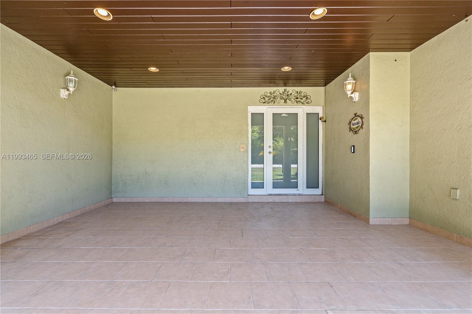 7997 SW 76th Ave Miami, FL 33143
