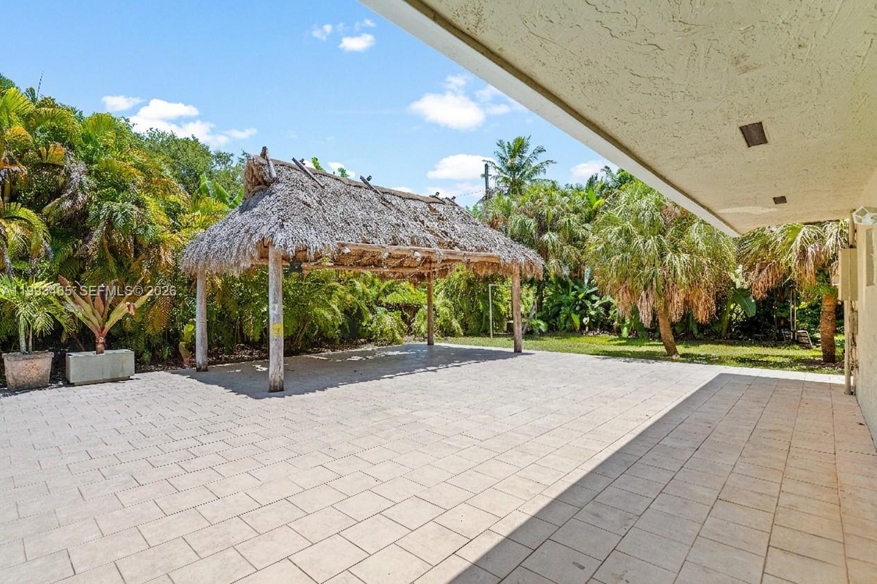 7997 SW 76th Ave Miami, FL 33143