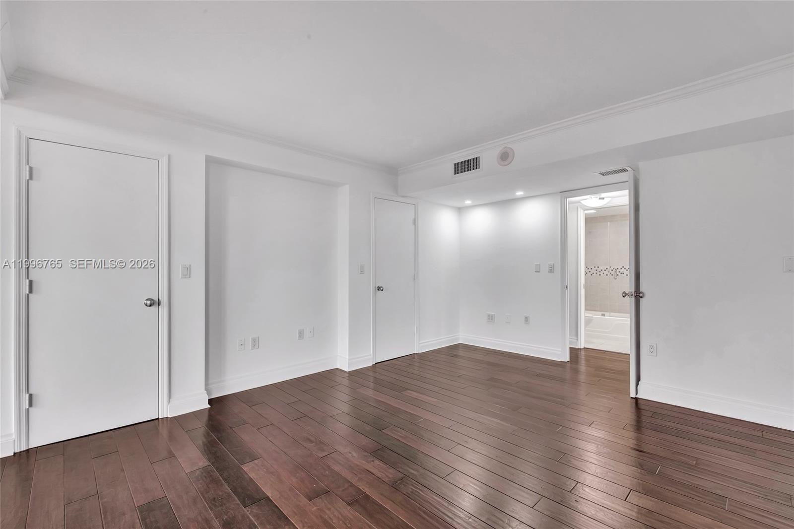 2901 NE Bayshore Dr #16G Miami, FL 33133