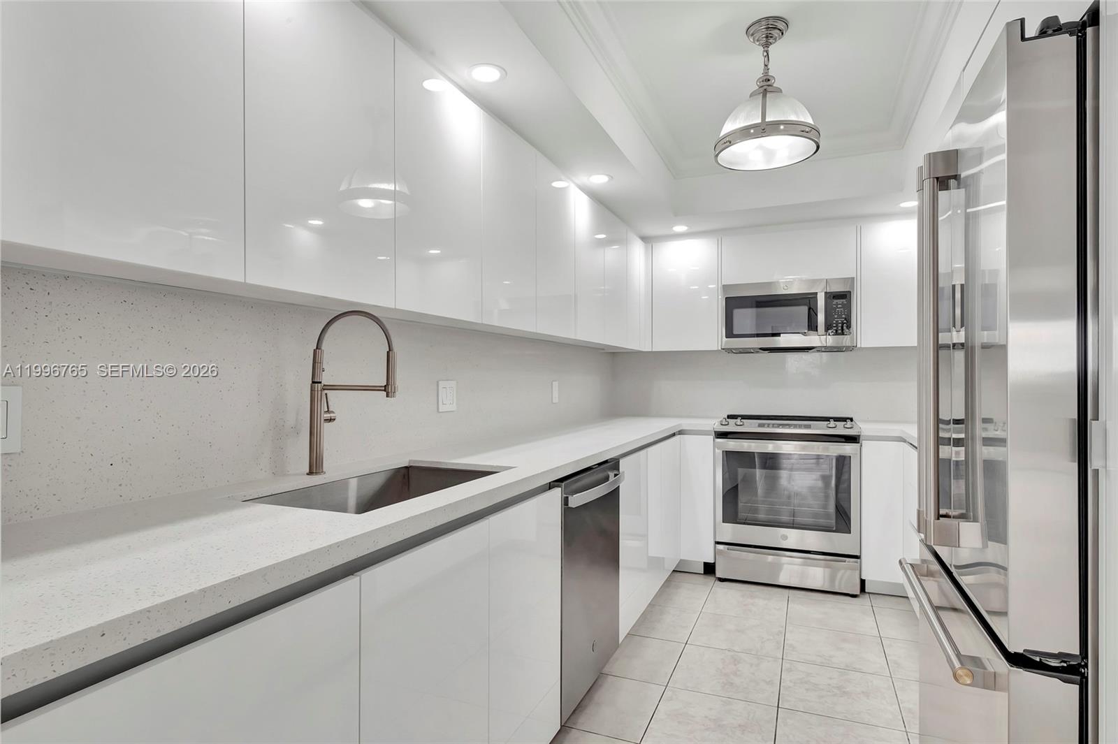 2901 NE Bayshore Dr #16G Miami, FL 33133