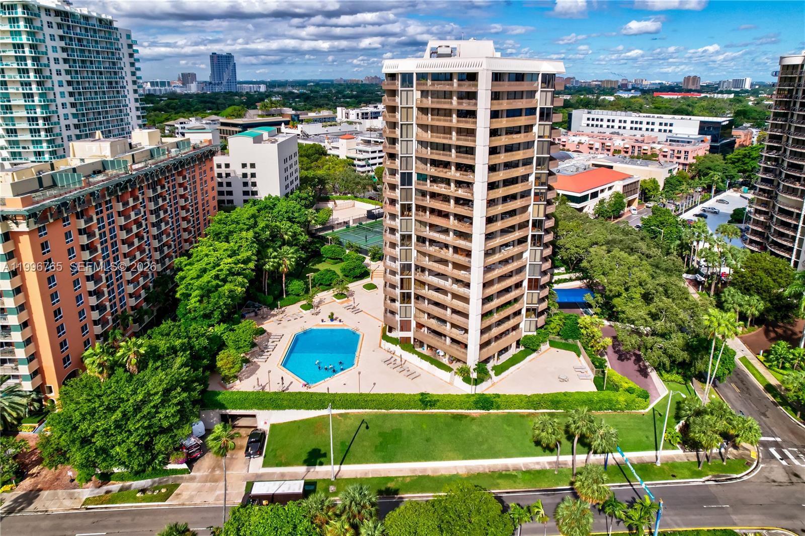 2901 NE Bayshore Dr #16G Miami, FL 33133