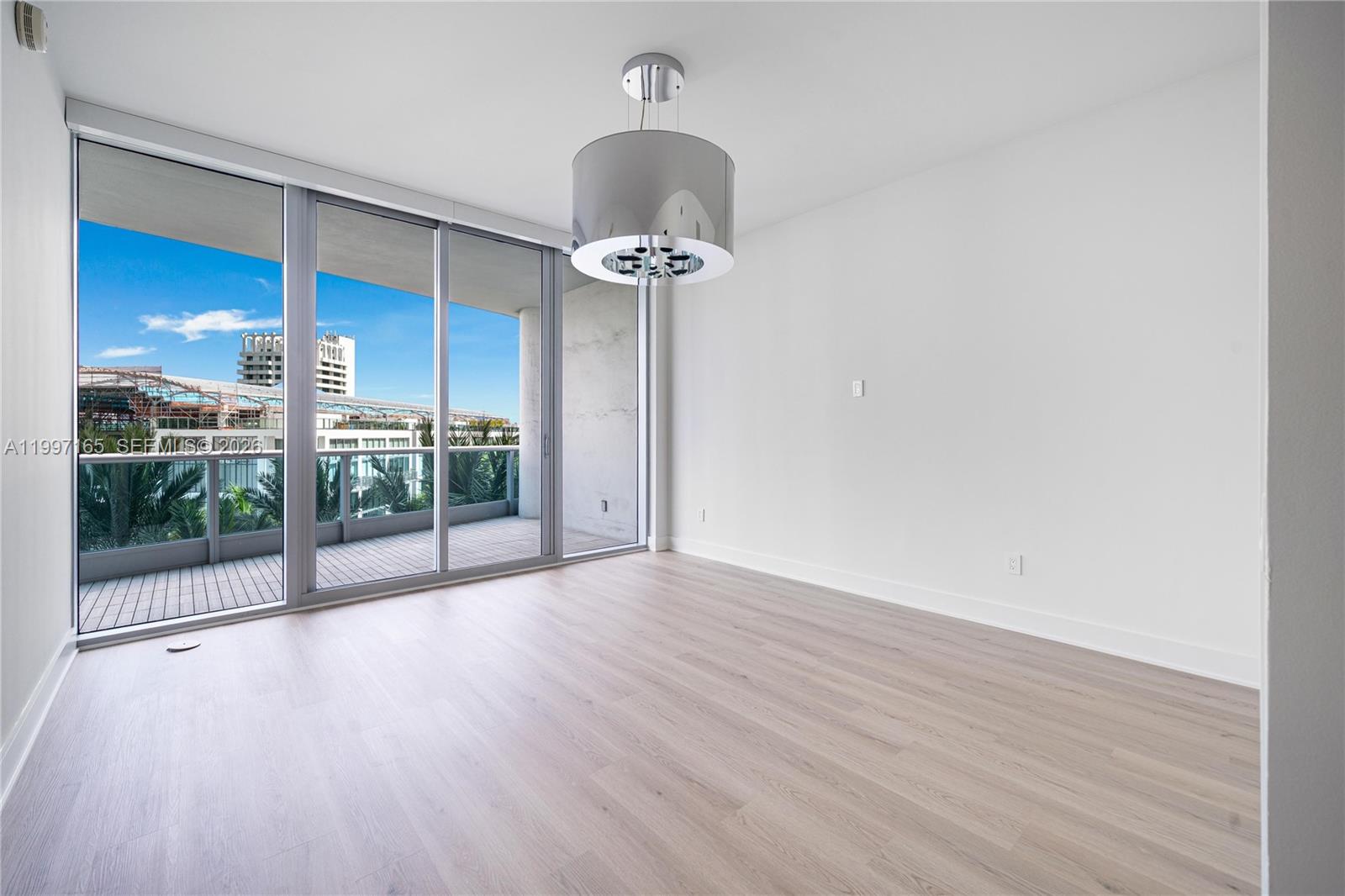 5959 Collins Ave #705 Miami Beach, FL 33140