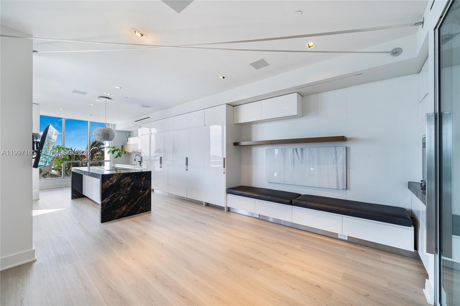 5959 Collins Ave #705 Miami Beach, FL 33140