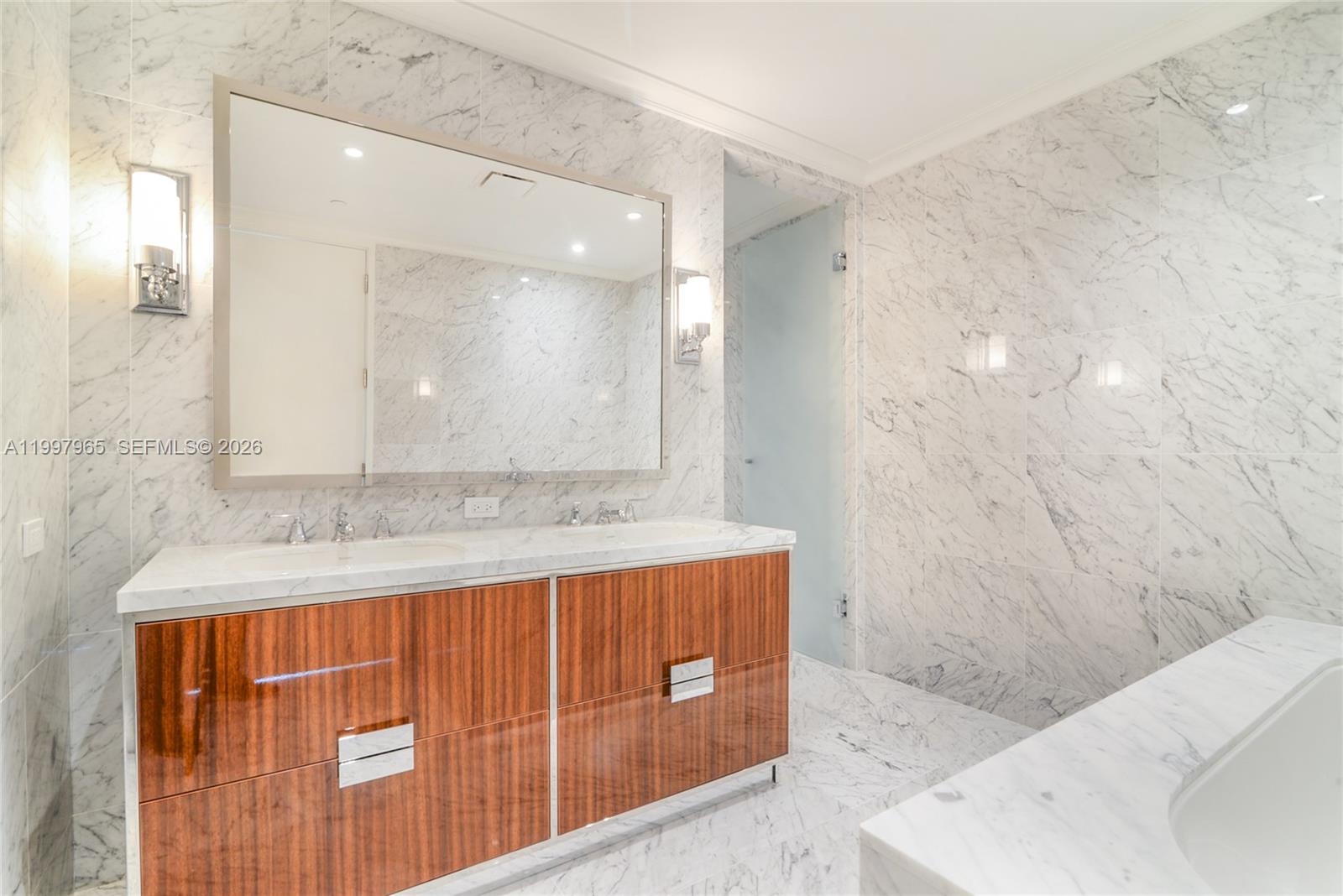 15701 Collins Ave #2302 Sunny Isles Beach, FL 33160