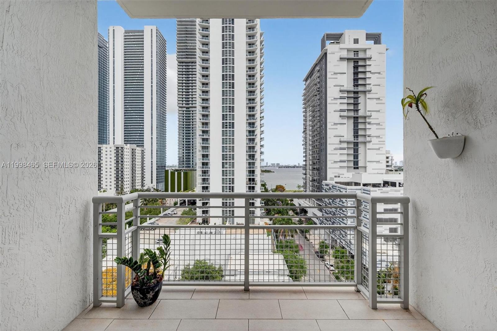 2200 NE 4th Ave #1003 Miami, FL 33137