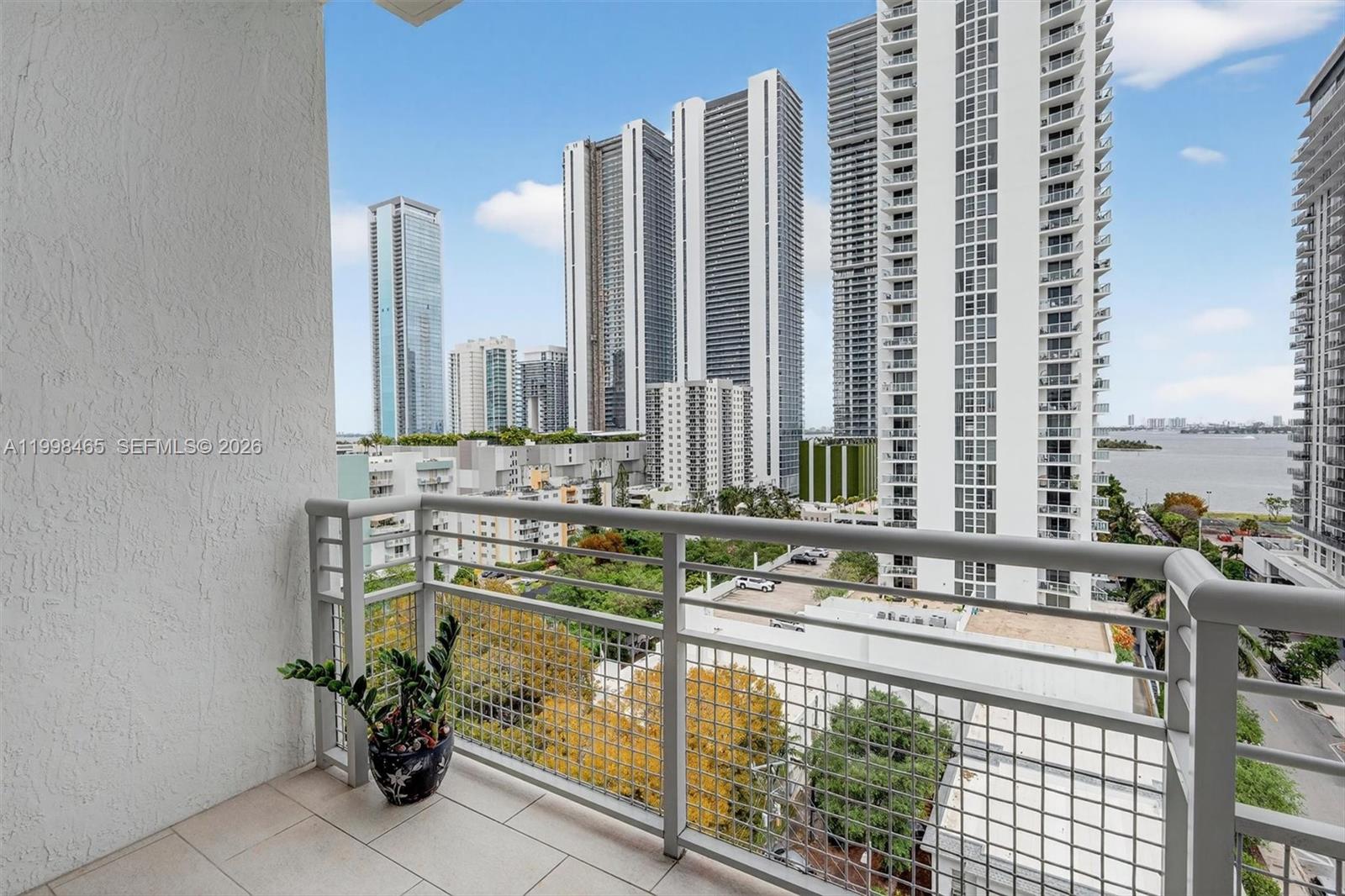 2200 NE 4th Ave #1003 Miami, FL 33137