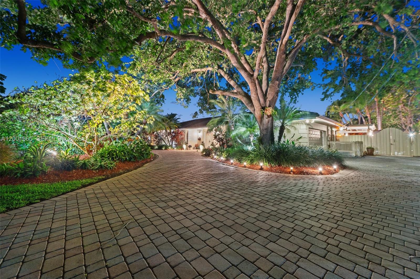 10740 SW 74th Ct Pinecrest, FL 33156