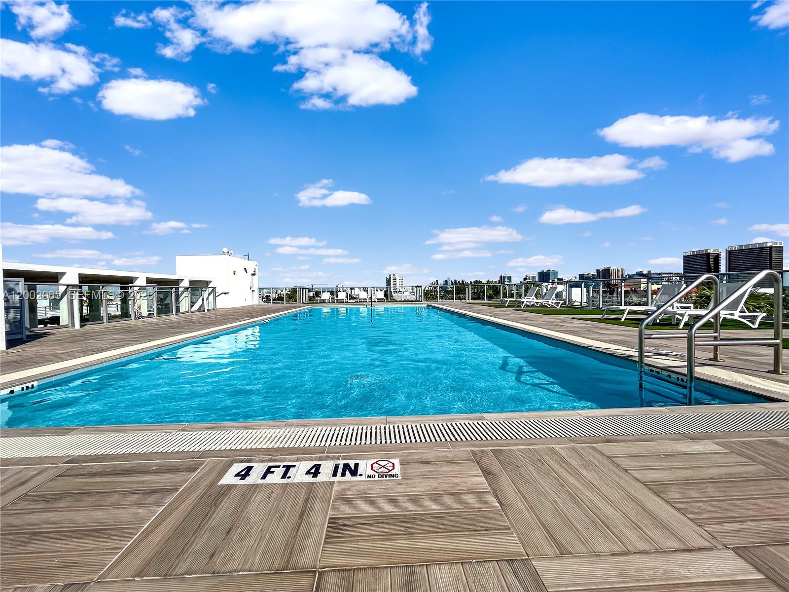 image Bay Harbor Club24