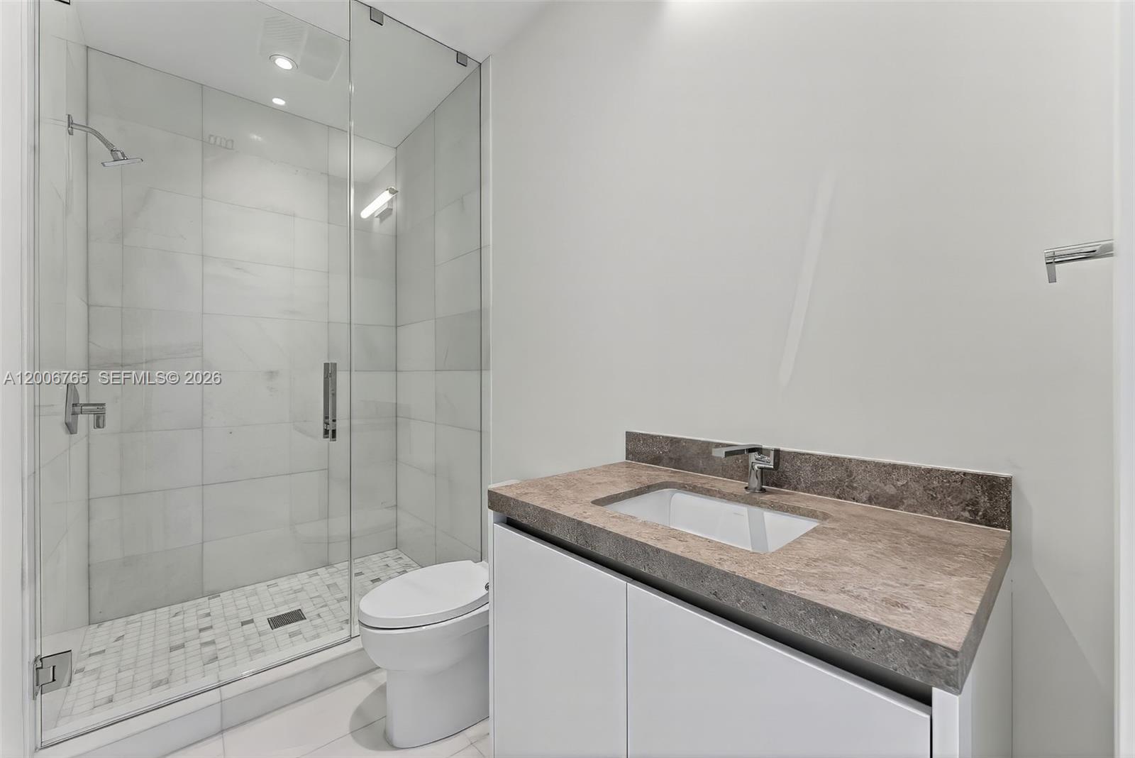 175 SE 25th Rd #604 Miami, FL 33129