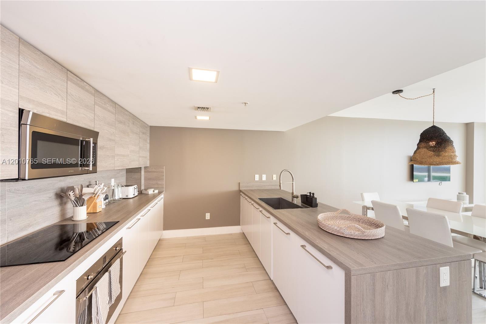 400 Sunny Isles Blvd #1518 Sunny Isles Beach, FL 33160