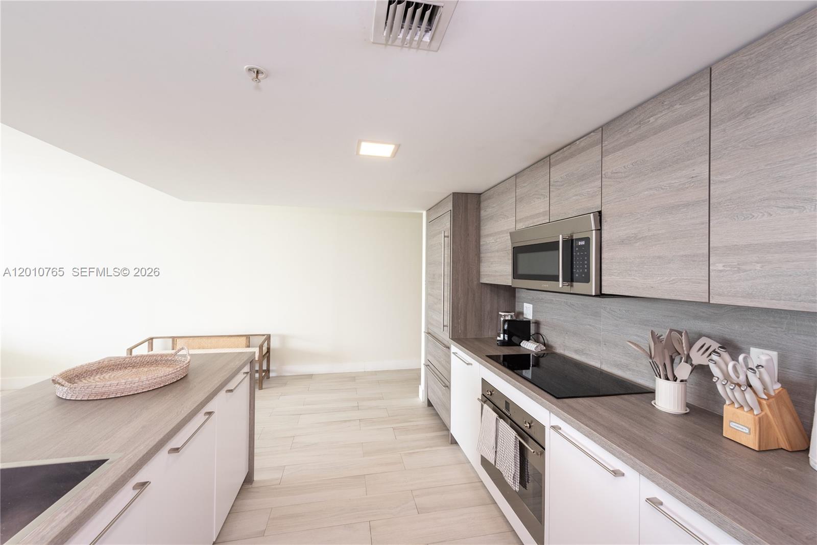 400 Sunny Isles Blvd #1518 Sunny Isles Beach, FL 33160