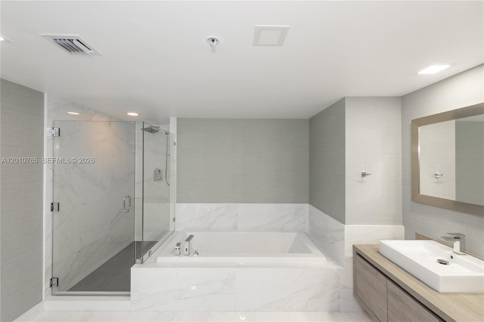 400 Sunny Isles Blvd #1518 Sunny Isles Beach, FL 33160