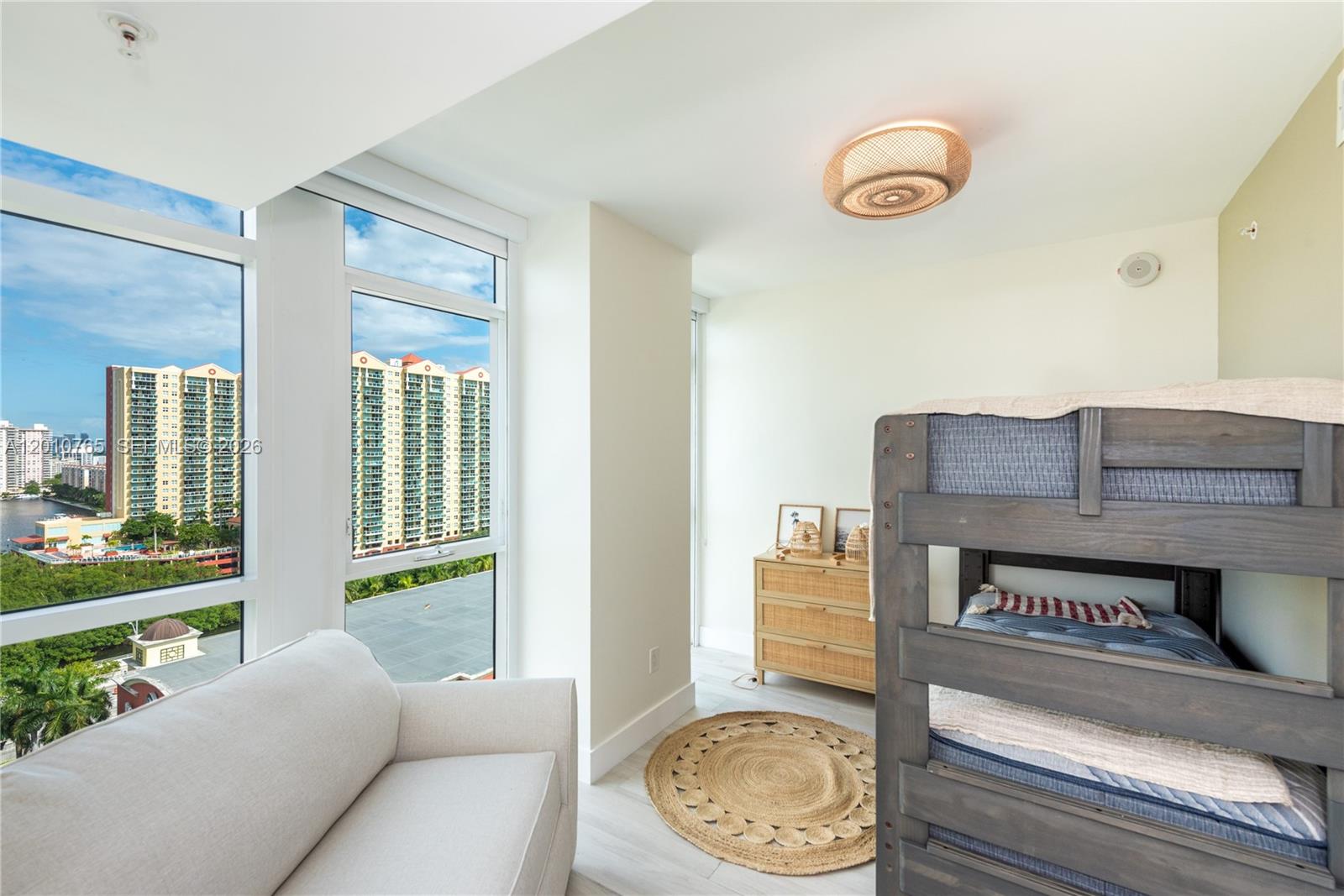 400 Sunny Isles Blvd #1518 Sunny Isles Beach, FL 33160
