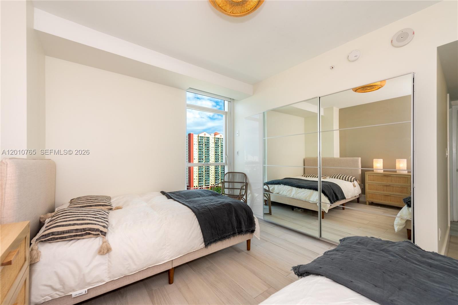 400 Sunny Isles Blvd #1518 Sunny Isles Beach, FL 33160