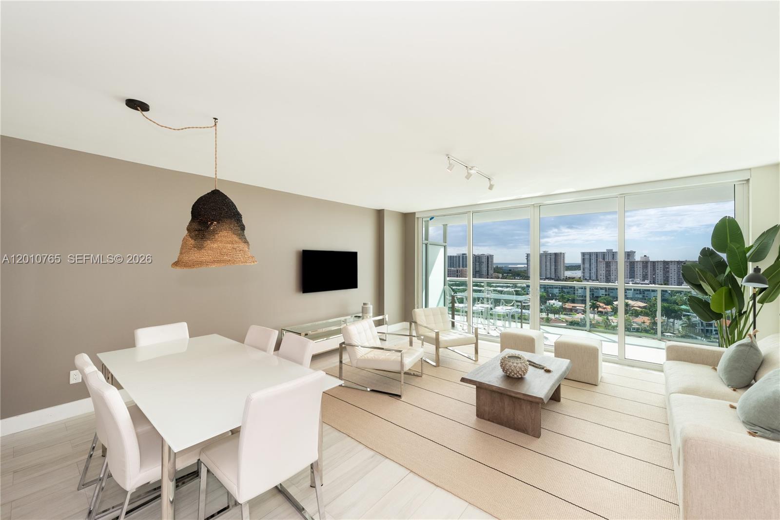 400 Sunny Isles Blvd #1518 Sunny Isles Beach, FL 33160